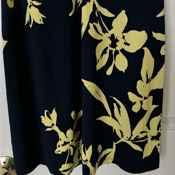 American Living Women's Navy and Yellow Sleeveless Dress (Size 6) - Picture 8 of 8